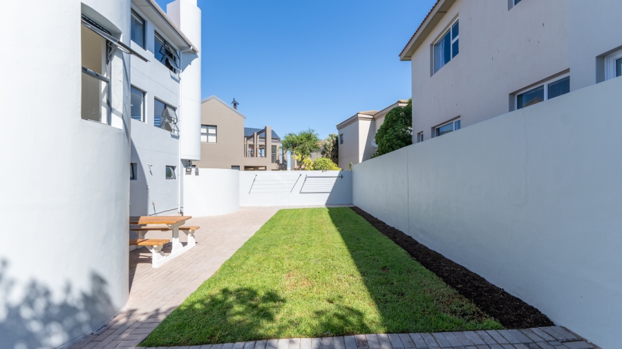 5 Bedroom Property for Sale in Calypso Beach Western Cape